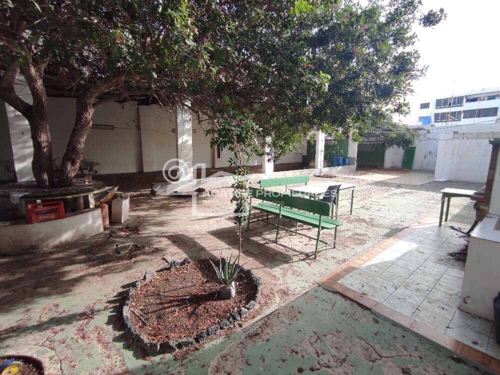 Tontti myytävänä paikassa Arrecife - 450 000 € (Ref: 9627056)