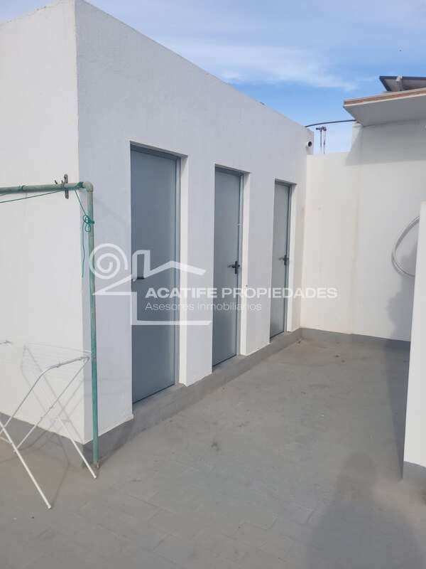 Comercial para venda em Arrecife - 1 350 000 € (Ref: 9655600)