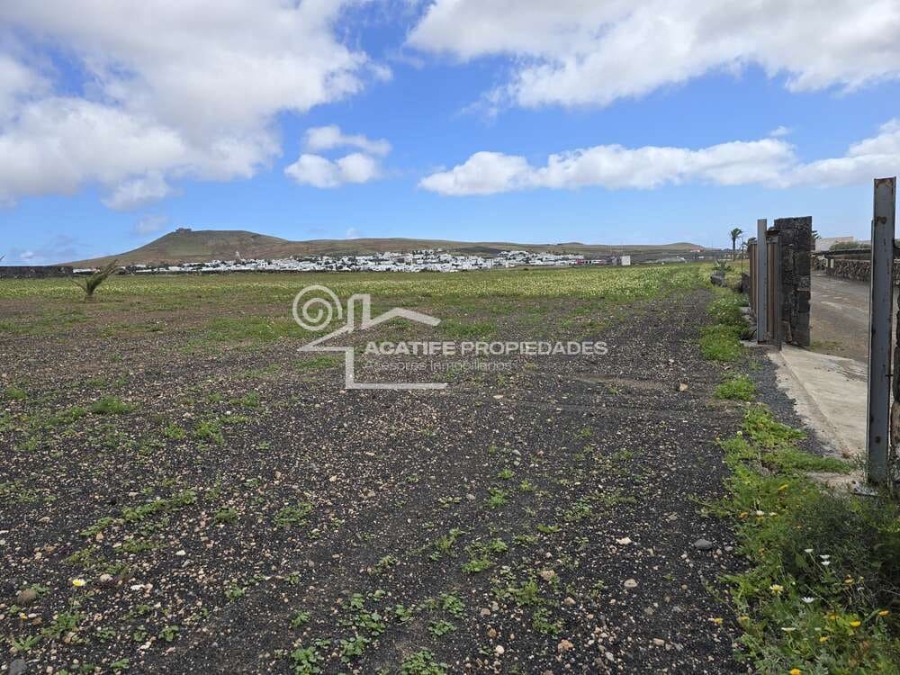 Building Plot for sale in Teguise - € 199,000 (Ref: 9700343)