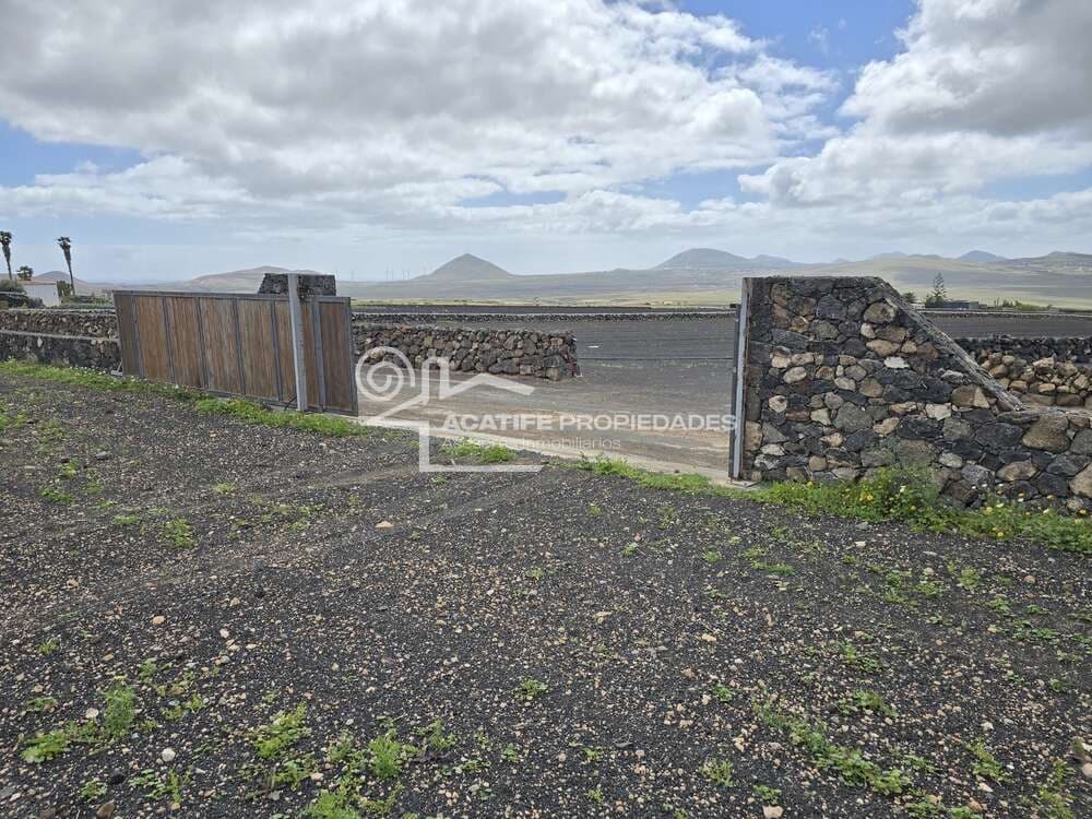 Building Plot for sale in Teguise - € 199,000 (Ref: 9700343)
