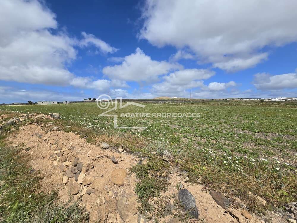 Building Plot for sale in Teguise - € 199,000 (Ref: 9700343)