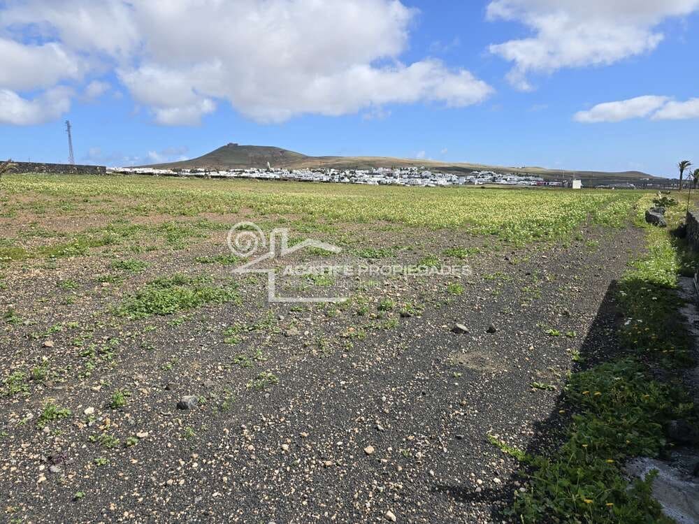 Building Plot for sale in Teguise - € 199,000 (Ref: 9700343)