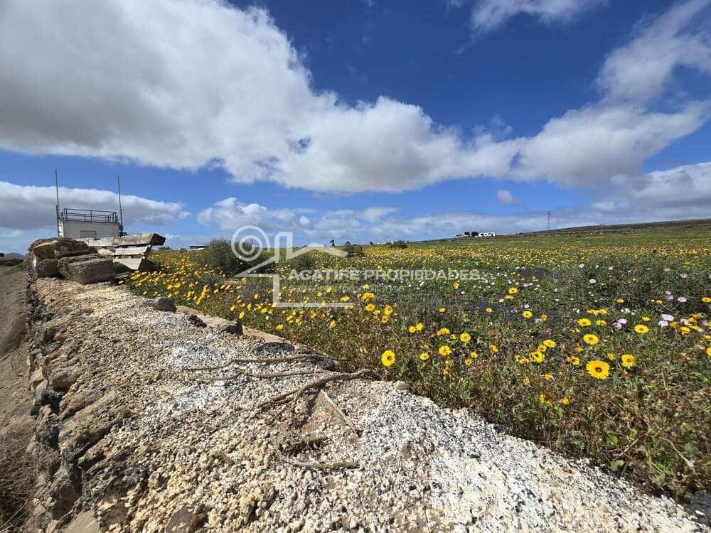 Building Plot for sale in Teguise - € 199,000 (Ref: 9700343)