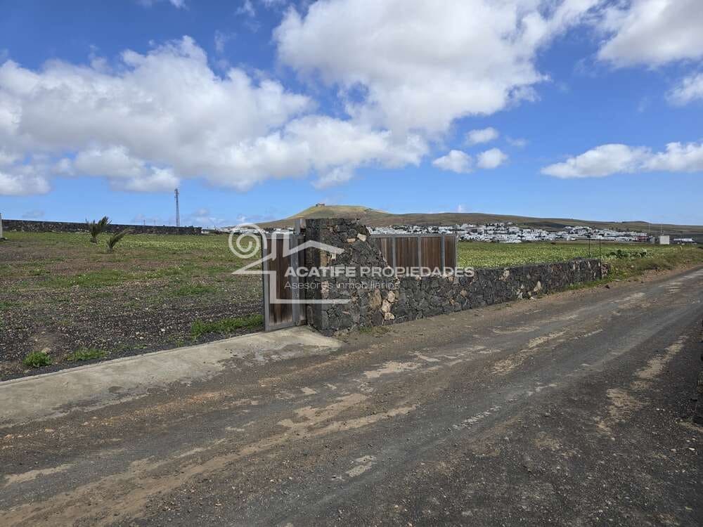 Building Plot for sale in Teguise - € 199,000 (Ref: 9700343)