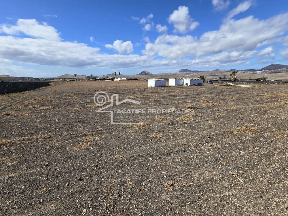 Building Plot for sale in Teguise - € 199,000 (Ref: 9700343)