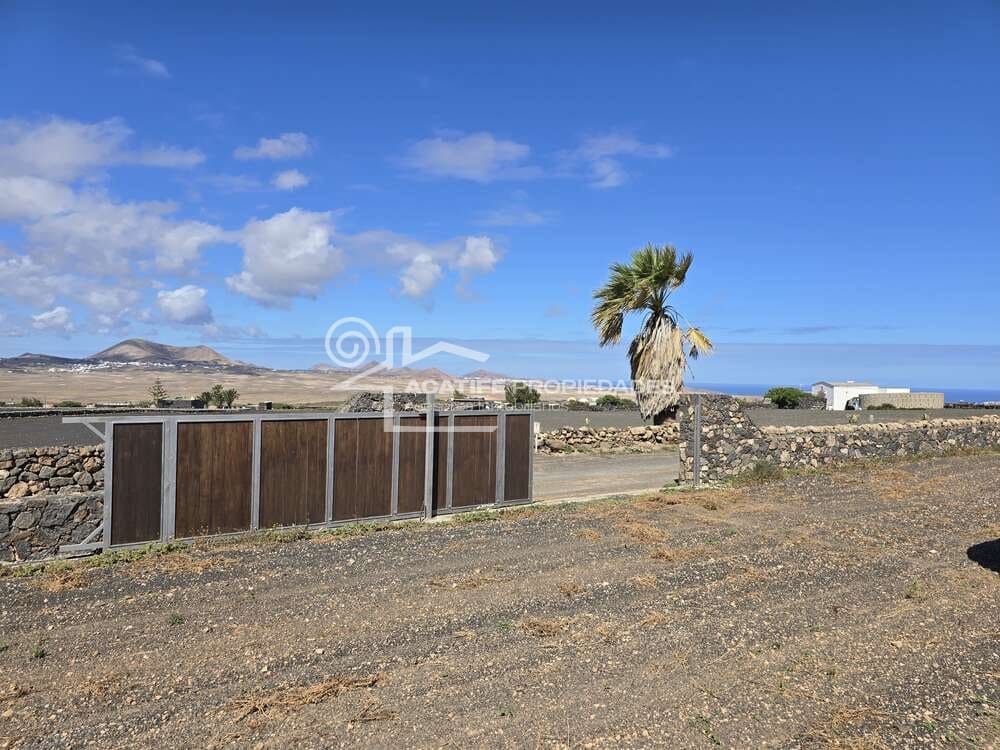 Building Plot for sale in Teguise - € 199,000 (Ref: 9700343)