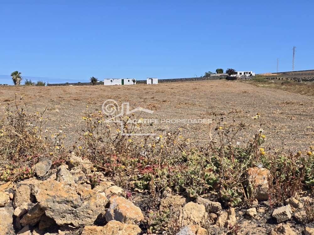 Building Plot for sale in Teguise - € 199,000 (Ref: 9700343)