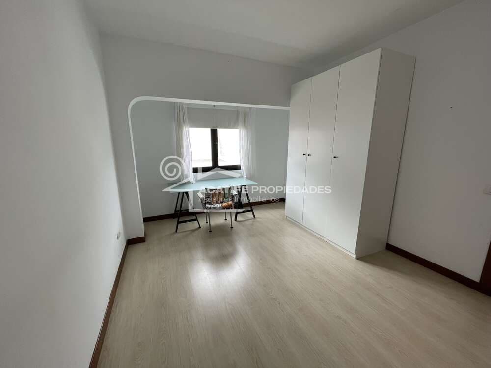 2 bedroom Flat for sale in Arrecife - € 210,000 (Ref: 9844789)
