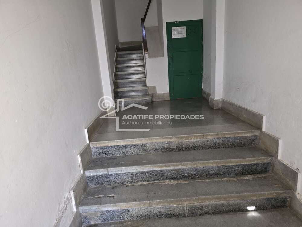 2 bedroom Flat for sale in Arrecife - € 210,000 (Ref: 9844789)
