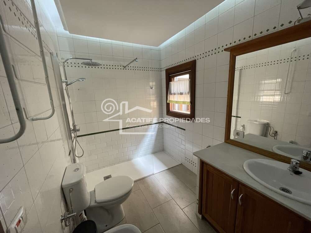 2 bedroom Flat for sale in Arrecife - € 210,000 (Ref: 9844789)