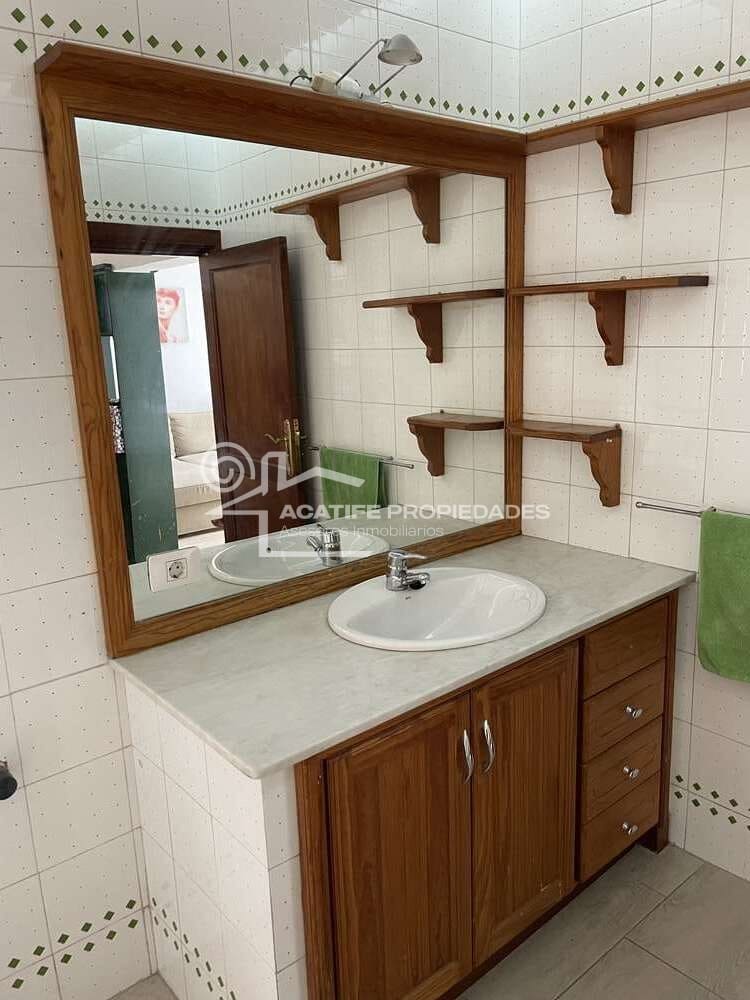 2 bedroom Flat for sale in Arrecife - € 210,000 (Ref: 9844789)