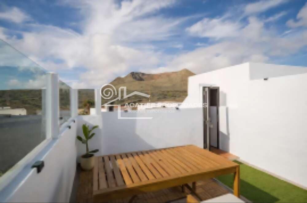 4 bedroom Townhouse for sale in Ye - € 379,000 (Ref: 9877753)
