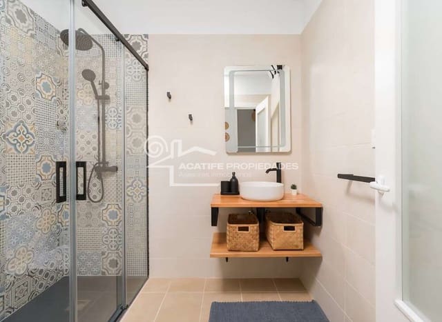 4 bedroom Townhouse for sale in Ye, Haría - € 379,000 (Ref: 9877753)