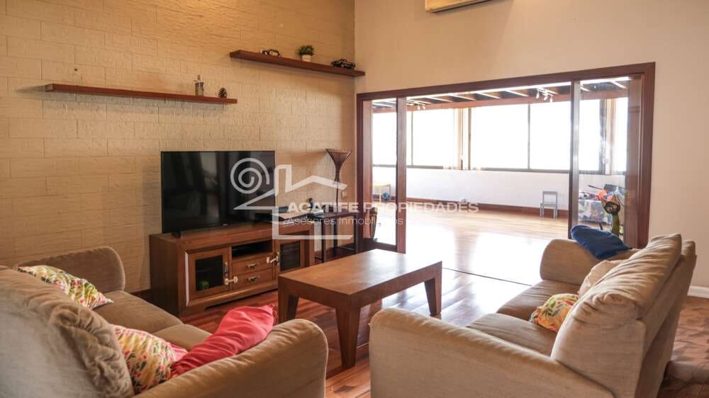4 bedroom Villa for sale in Tahiche with pool garage - € 695,000 (Ref: 9935445)