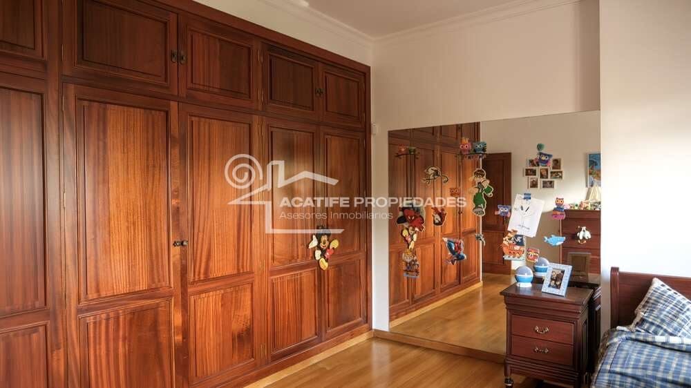 4 bedroom Villa for sale in Tahiche with pool garage - € 695,000 (Ref: 9935445)