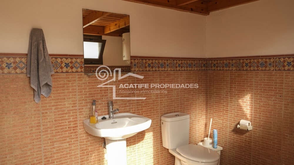 4 bedroom Villa for sale in Tahiche with pool garage - € 695,000 (Ref: 9935445)