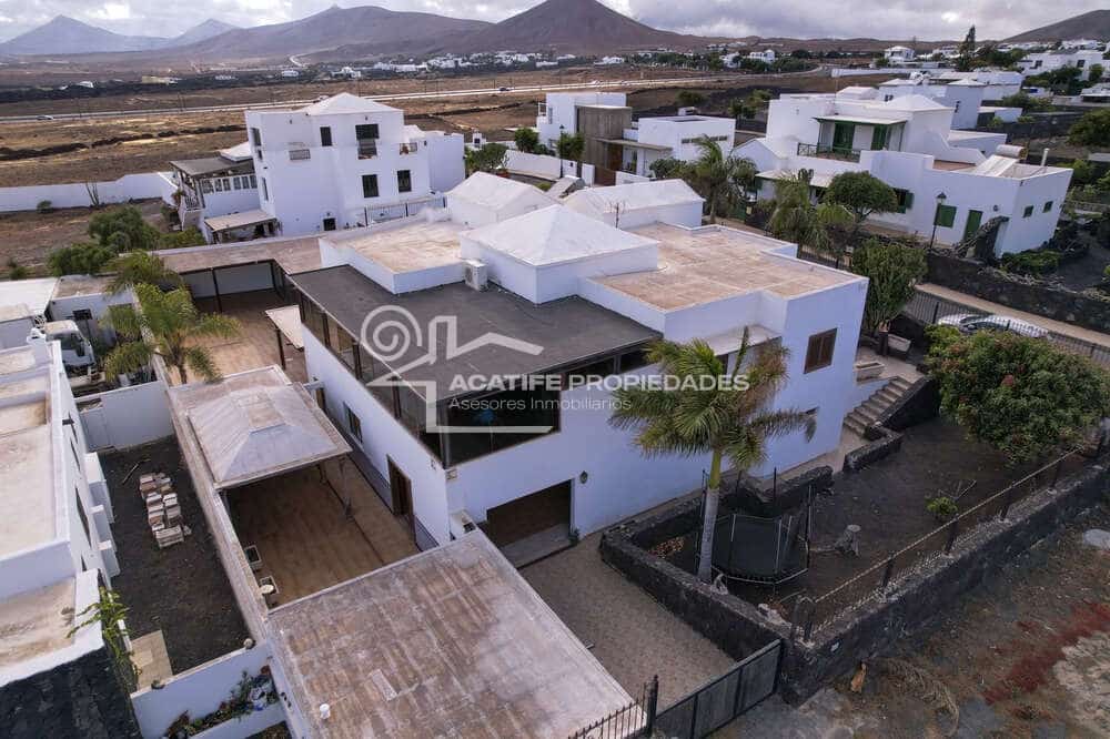 4 soveværelse Villa til salg i Tahiche med swimmingpool garage - € 695.000 (Ref: 9935445)