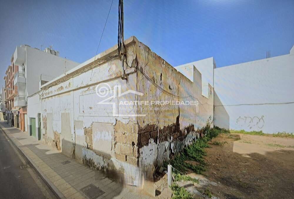 Tomt till salu i Arrecife - 150 000 € (Ref: 9984175)