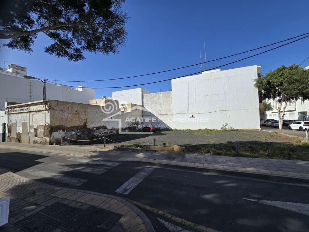 Tomt till salu i Arrecife - 350 000 € (Ref: 9984176)