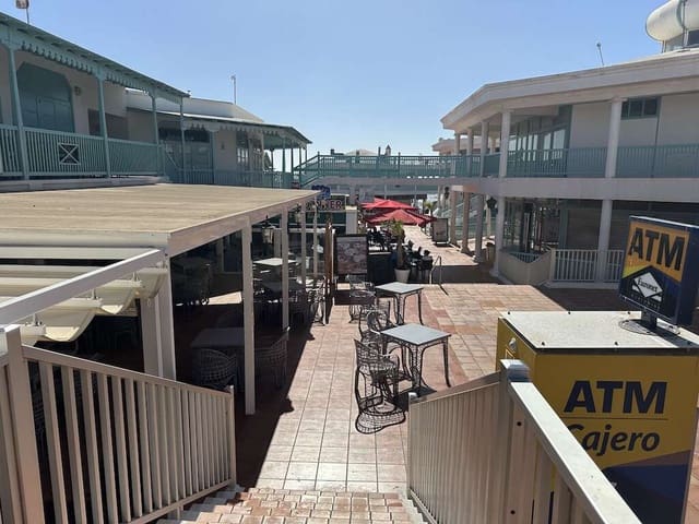 Erhverv til salg i Puerto del Carmen, Tías - € 1.150.000 (Ref: 9204209)