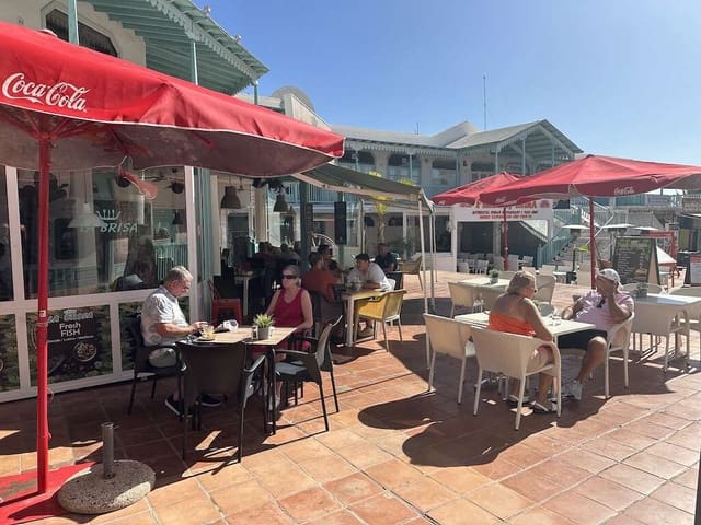 Erhverv til salg i Puerto del Carmen, Tías - € 1.150.000 (Ref: 9204209)