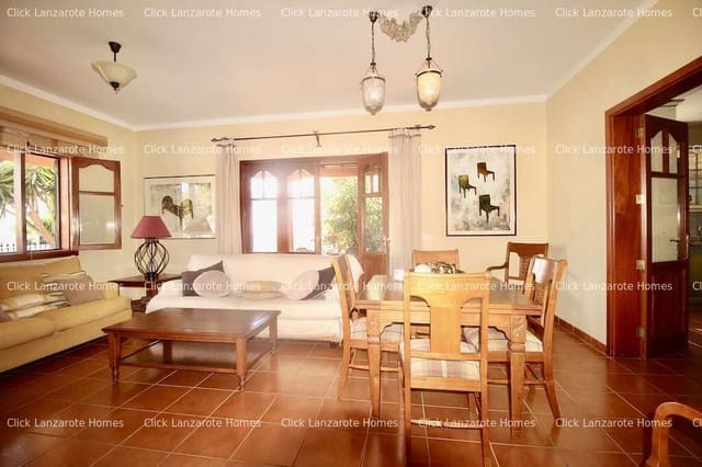 4 bedroom Finca/Country House for sale in Tahiche, Teguise with garage - € 499,000 (Ref: 9265152)