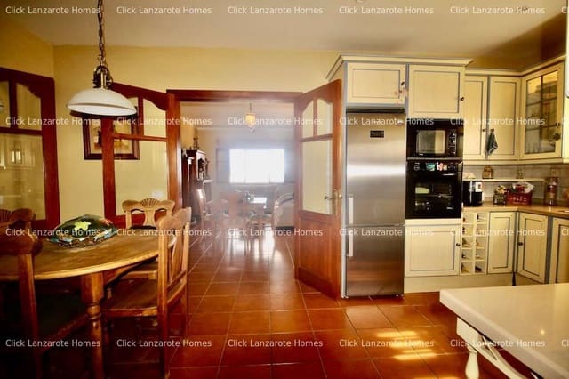 4 bedroom Finca/Country House for sale in Tahiche, Teguise with garage - € 499,000 (Ref: 9265152)