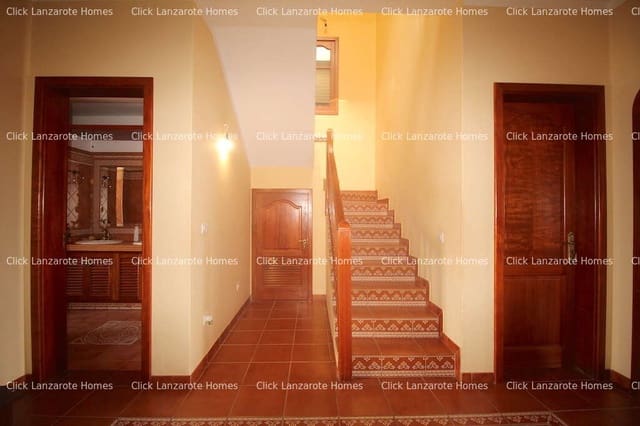 4 bedroom Finca/Country House for sale in Tahiche, Teguise with garage - € 499,000 (Ref: 9265152)