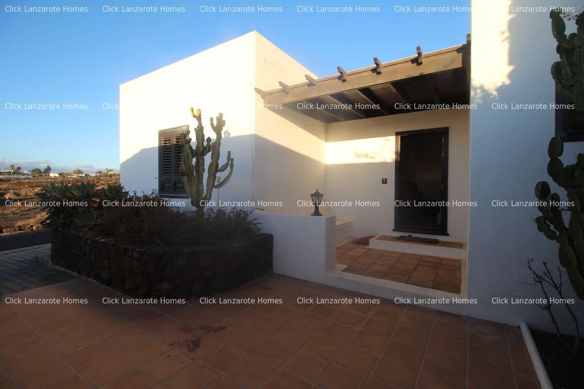 5 soveværelse Finca/Landehus til salg i Las Brenas med swimmingpool garage - € 950.000 (Ref: 9280721)