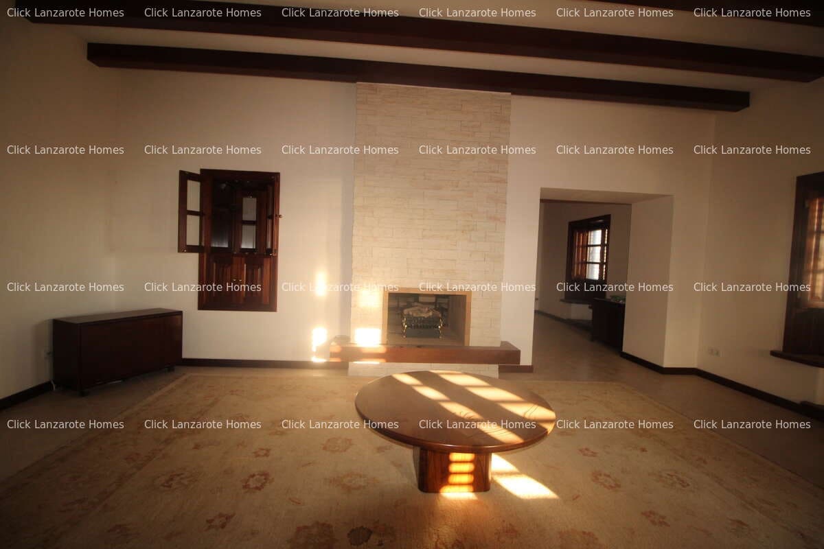 5 soveværelse Finca/Landehus til salg i Las Brenas med swimmingpool garage - € 950.000 (Ref: 9280721)