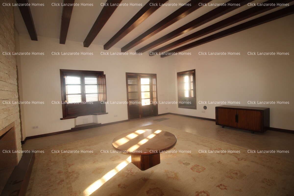 5 soveværelse Finca/Landehus til salg i Las Brenas med swimmingpool garage - € 950.000 (Ref: 9280721)