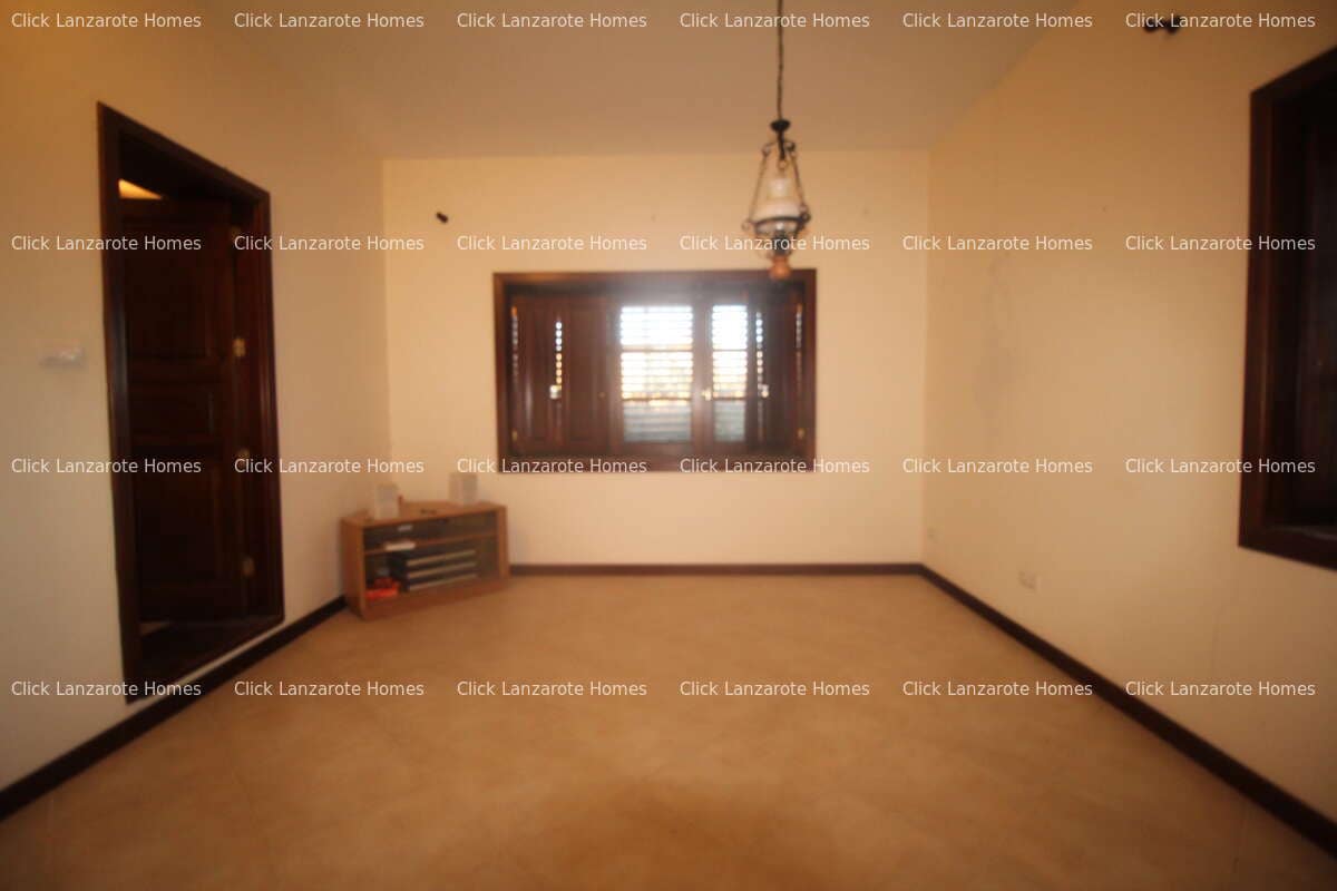 5 soveværelse Finca/Landehus til salg i Las Brenas med swimmingpool garage - € 950.000 (Ref: 9280721)