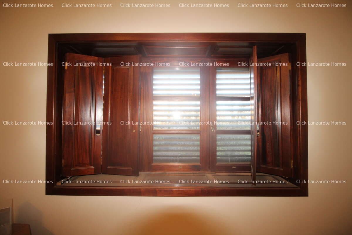 5 soveværelse Finca/Landehus til salg i Las Brenas med swimmingpool garage - € 950.000 (Ref: 9280721)