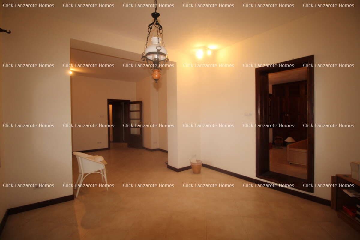 5 soveværelse Finca/Landehus til salg i Las Brenas med swimmingpool garage - € 950.000 (Ref: 9280721)