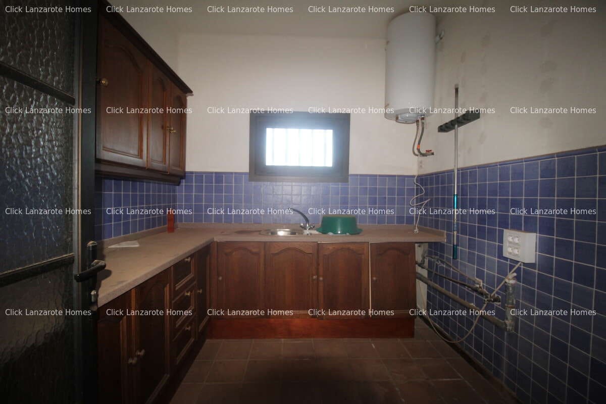 5 soveværelse Finca/Landehus til salg i Las Brenas med swimmingpool garage - € 950.000 (Ref: 9280721)