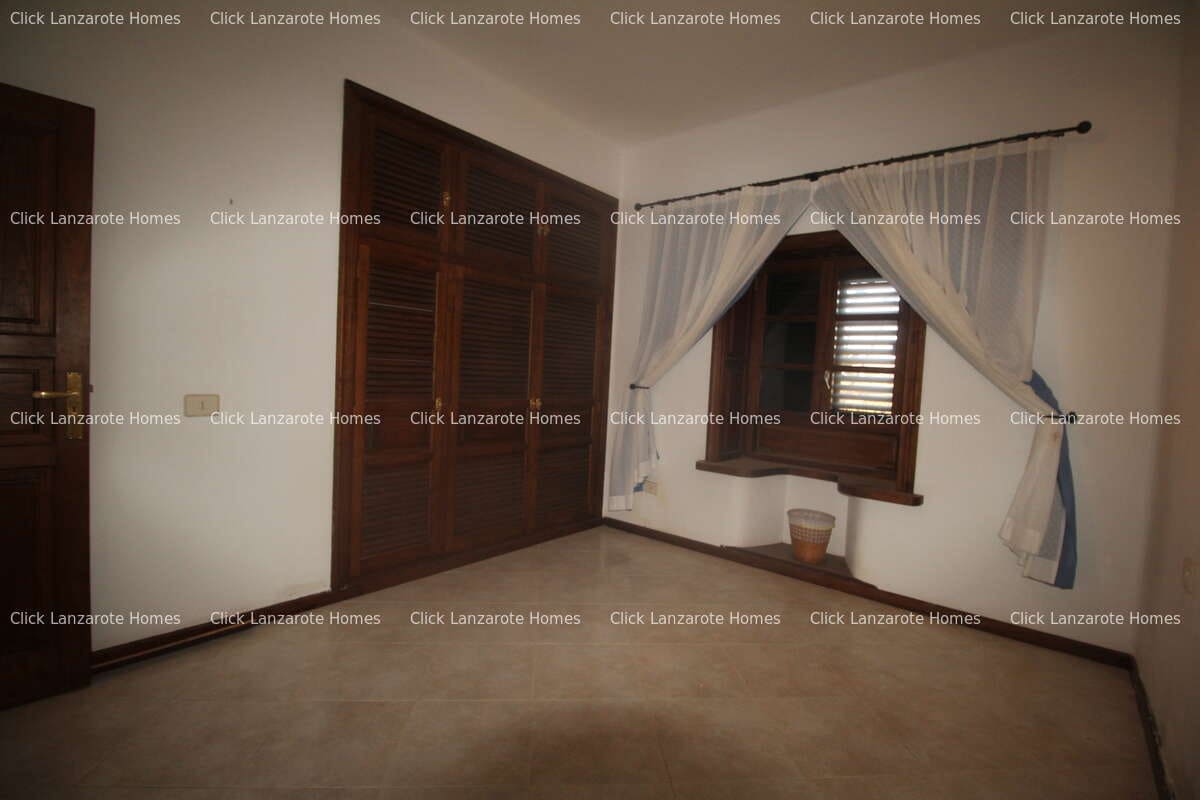 5 soveværelse Finca/Landehus til salg i Las Brenas med swimmingpool garage - € 950.000 (Ref: 9280721)