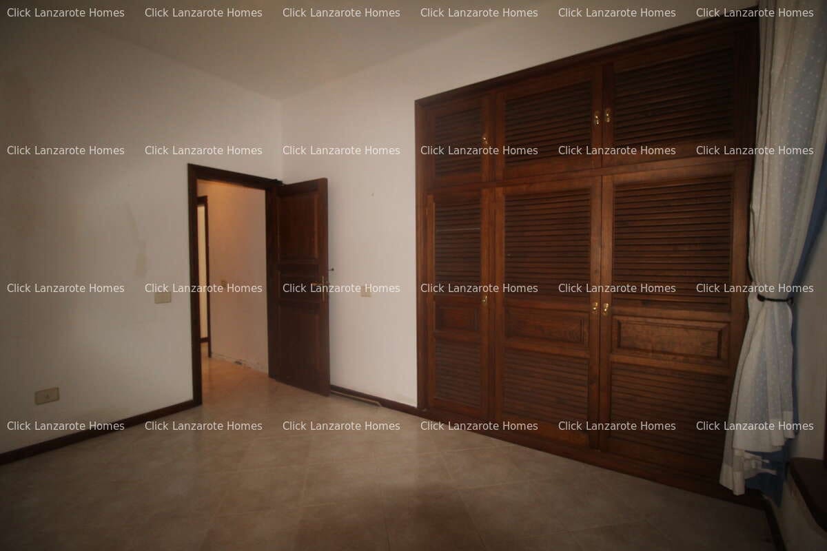 5 soveværelse Finca/Landehus til salg i Las Brenas med swimmingpool garage - € 950.000 (Ref: 9280721)