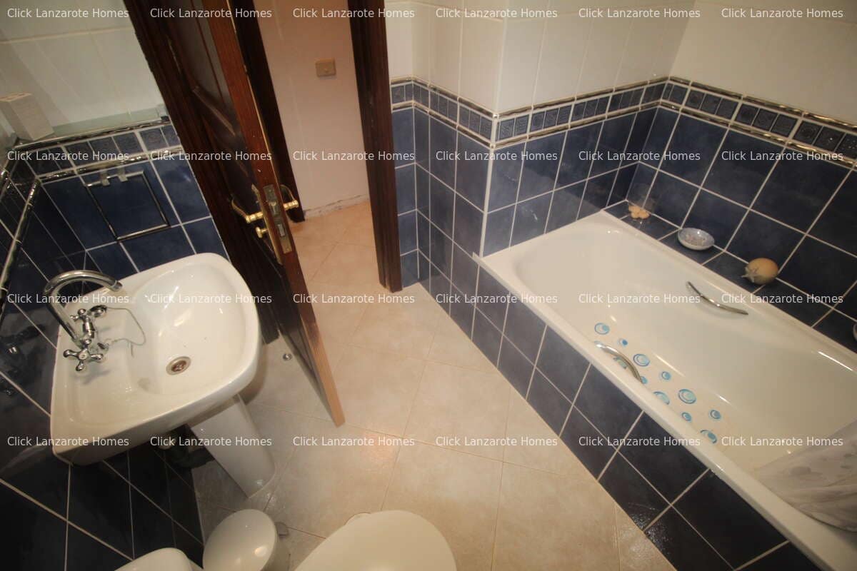 5 soveværelse Finca/Landehus til salg i Las Brenas med swimmingpool garage - € 950.000 (Ref: 9280721)