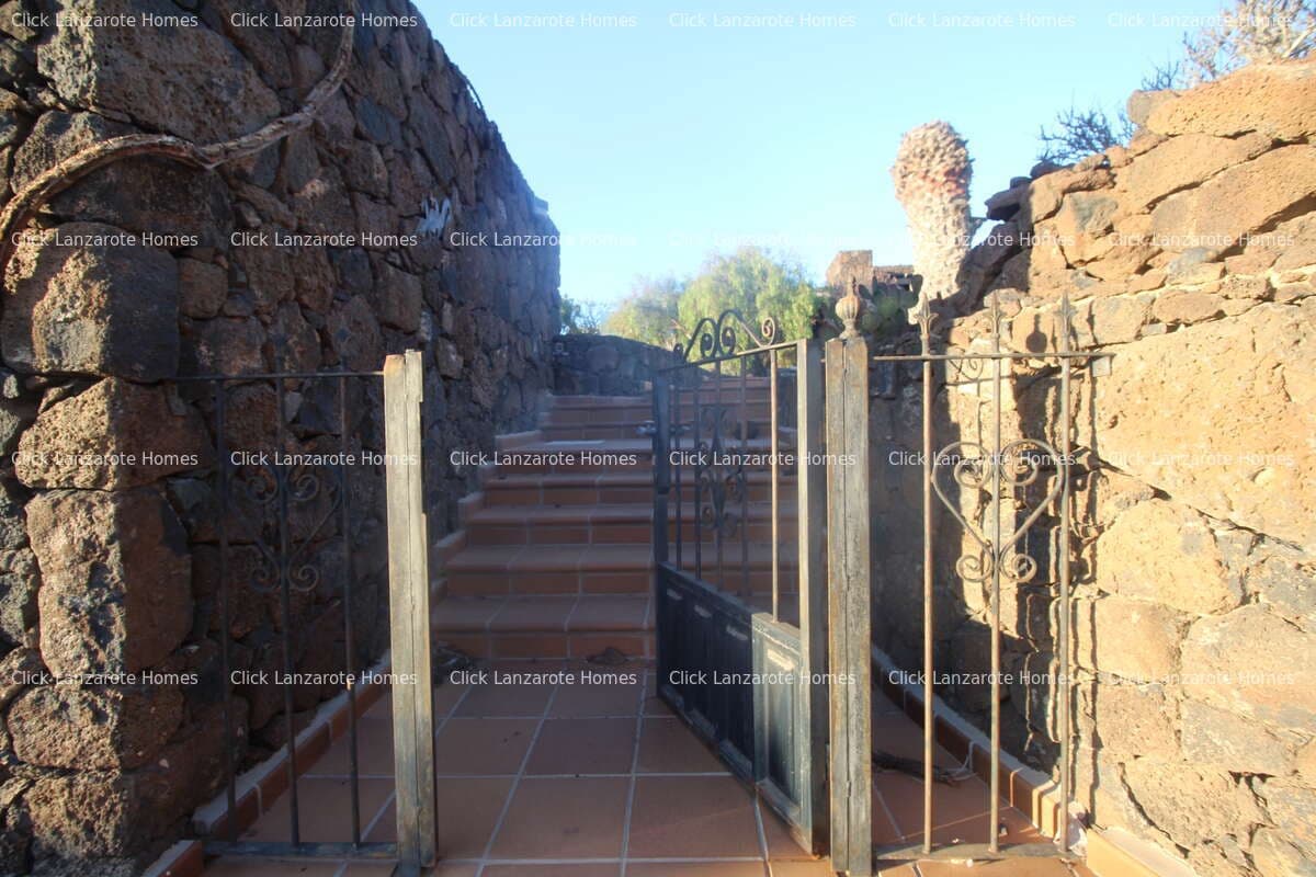 5 soveværelse Finca/Landehus til salg i Las Brenas med swimmingpool garage - € 950.000 (Ref: 9280721)