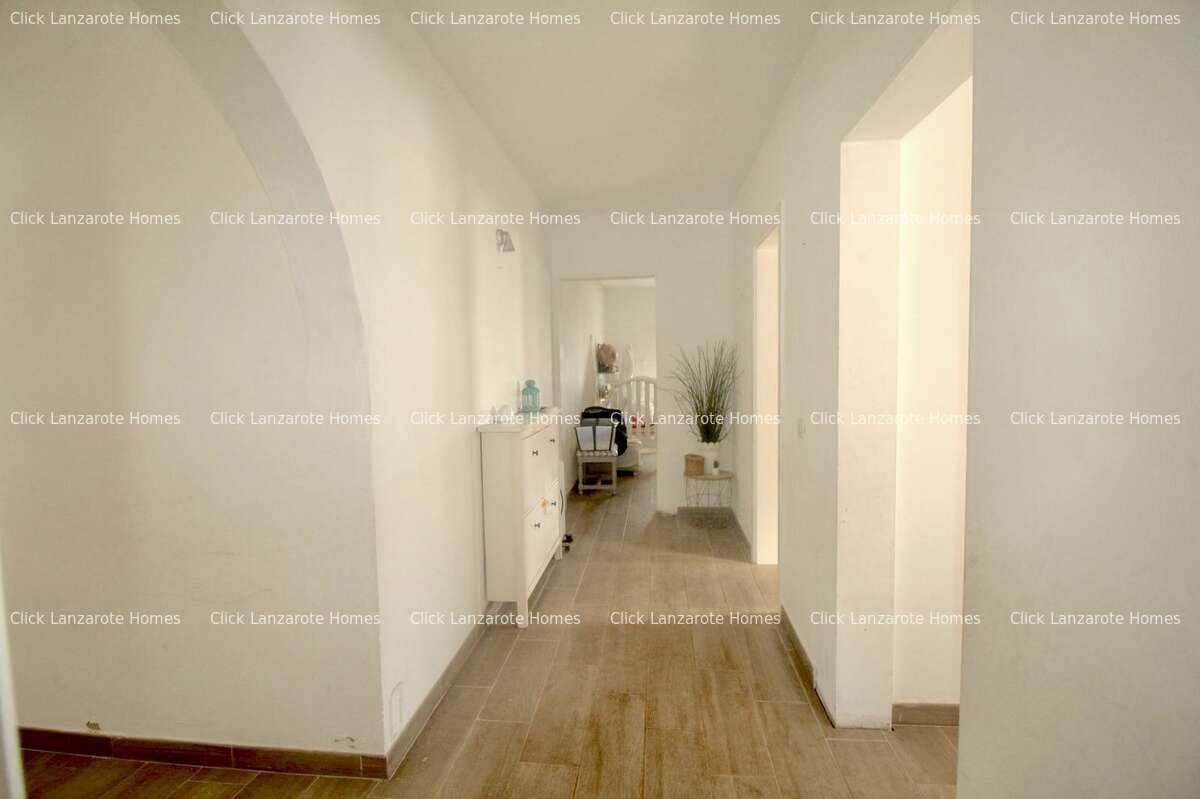 3 bedroom Finca/Country House for sale in Guime with garage - € 580,000 (Ref: 9542948)