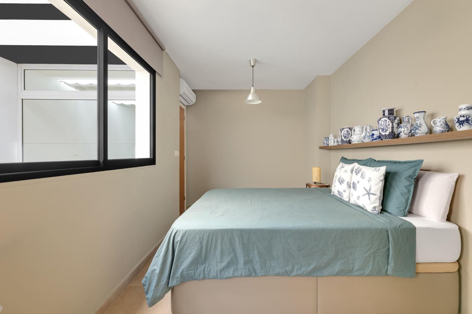 3 bedroom Townhouse for sale in Alicante / Alacant city with garage - € 690,000 (Ref: 10055329)