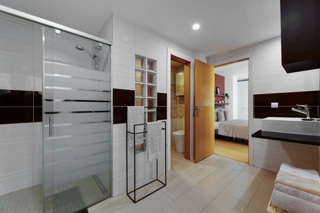 3 soveværelse Byhus til salg i Carolinas Bajas, Alicante by med garage - € 690.000 (Ref: 10055329)
