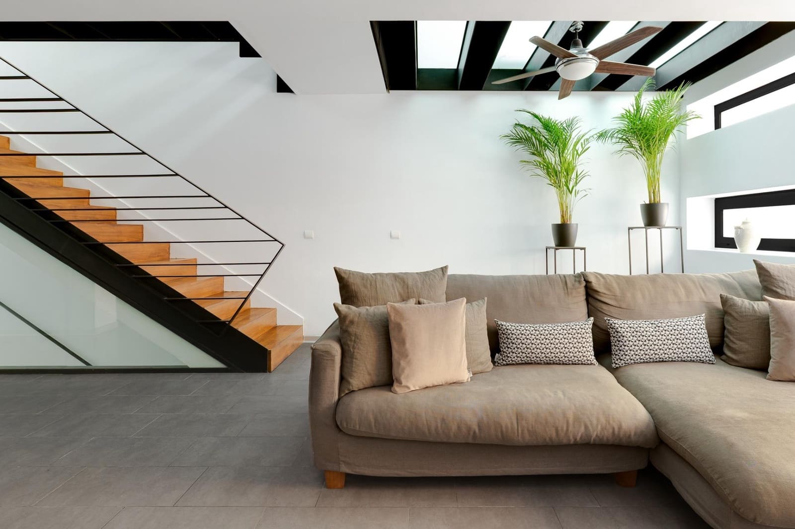 3 bedroom Townhouse for sale in Alicante / Alacant city with garage - € 690,000 (Ref: 10055329)