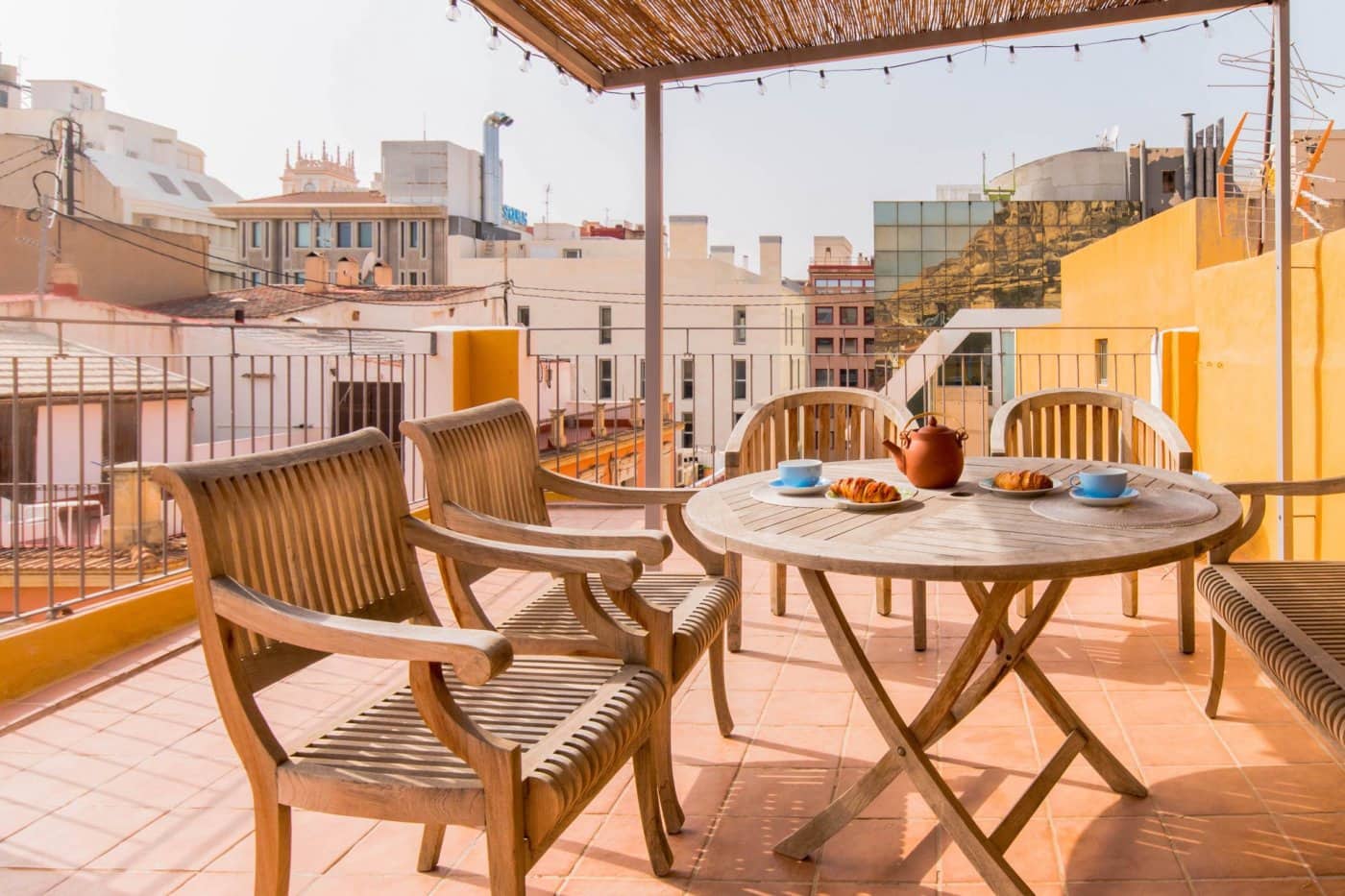 1 bedroom Penthouse for rent in Alicante / Alacant city - € 1,100 (Ref: 5938680)