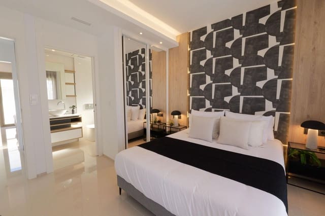 3 slaapkamer Villa te koop in Los Alcázares met zwembad - € 564.000 (Ref: 6889486)