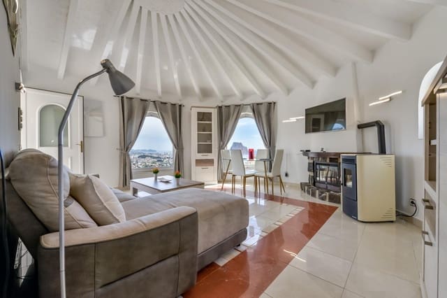 Chalet de 4 habitaciones en Maryvilla, Calpe / Calp en venta con piscina - 899.000 € (Ref: 6931664)