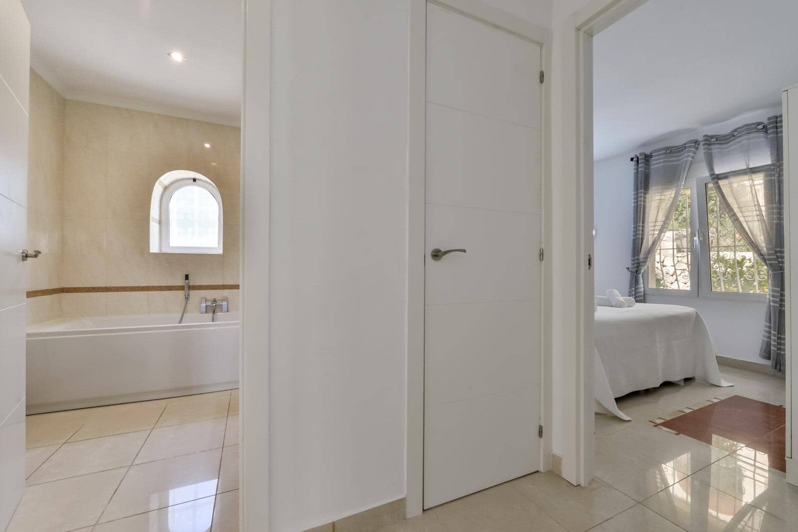 4 sovrum Villa till salu i Calpe / Calp med pool - 829 000 € (Ref: 6931664)