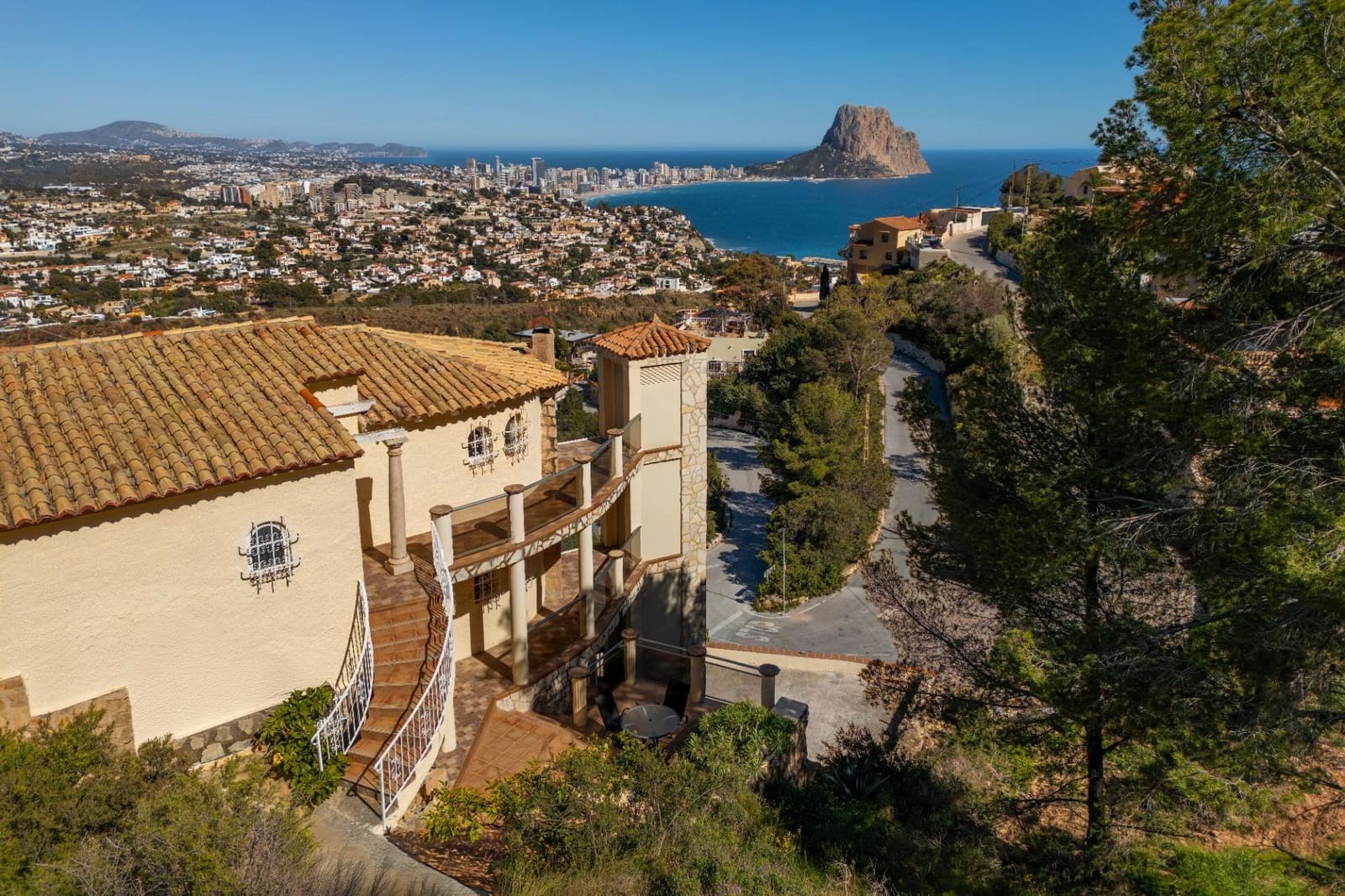 4 sovrum Villa till salu i Calpe / Calp med pool - 829 000 € (Ref: 6931664)