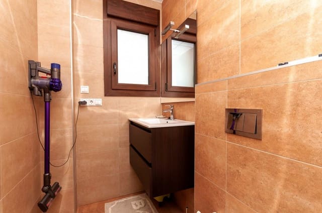 3 slaapkamer Penthouse te huur in Alicante stad met garage - € 1.700 (Ref: 7310471)