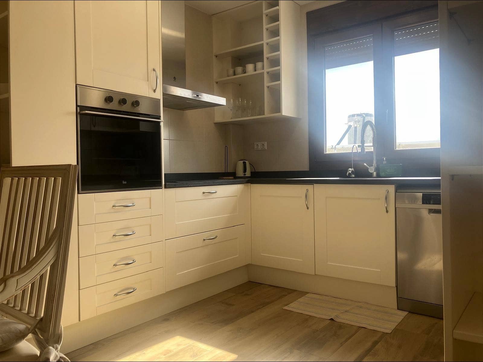 3 slaapkamer Penthouse te huur in Alicante stad met garage - € 1.700 (Ref: 7310471)